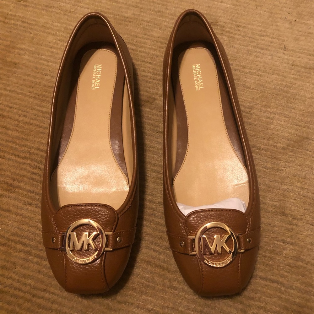 Michael Kors Cognac brown Logo flat loafer NWOT